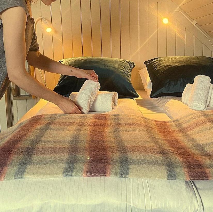 Notnes Midnattsol Guesthouse Skrova Ngoại thất bức ảnh