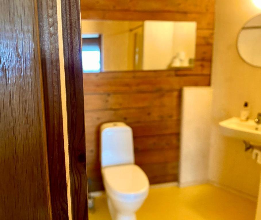 Notnes Midnattsol Guesthouse Skrova Ngoại thất bức ảnh
