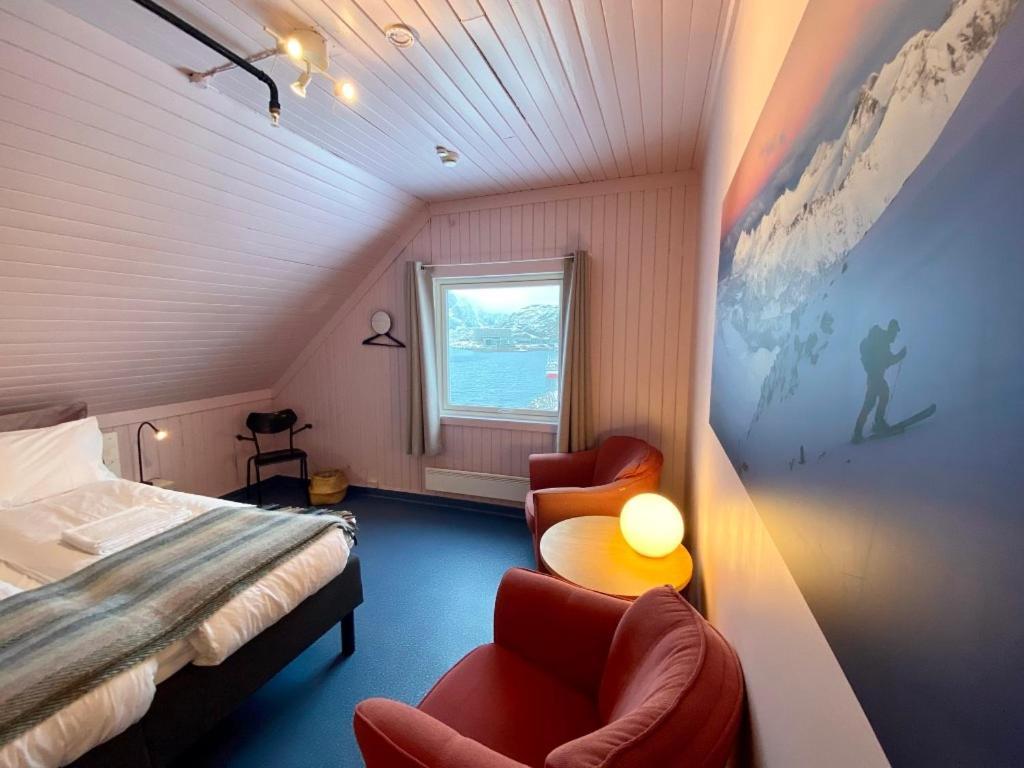 Notnes Midnattsol Guesthouse Skrova Ngoại thất bức ảnh
