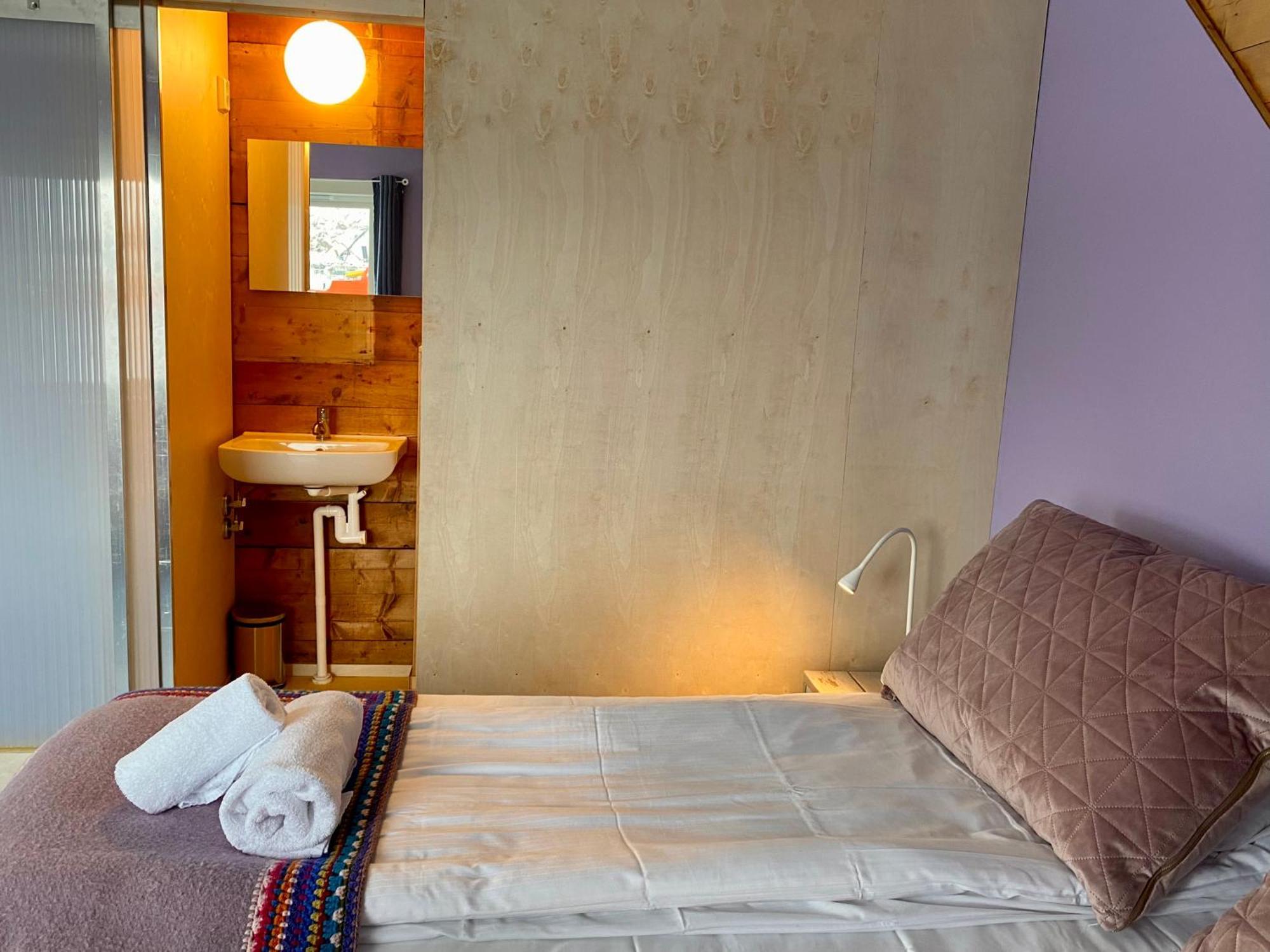 Notnes Midnattsol Guesthouse Skrova Ngoại thất bức ảnh