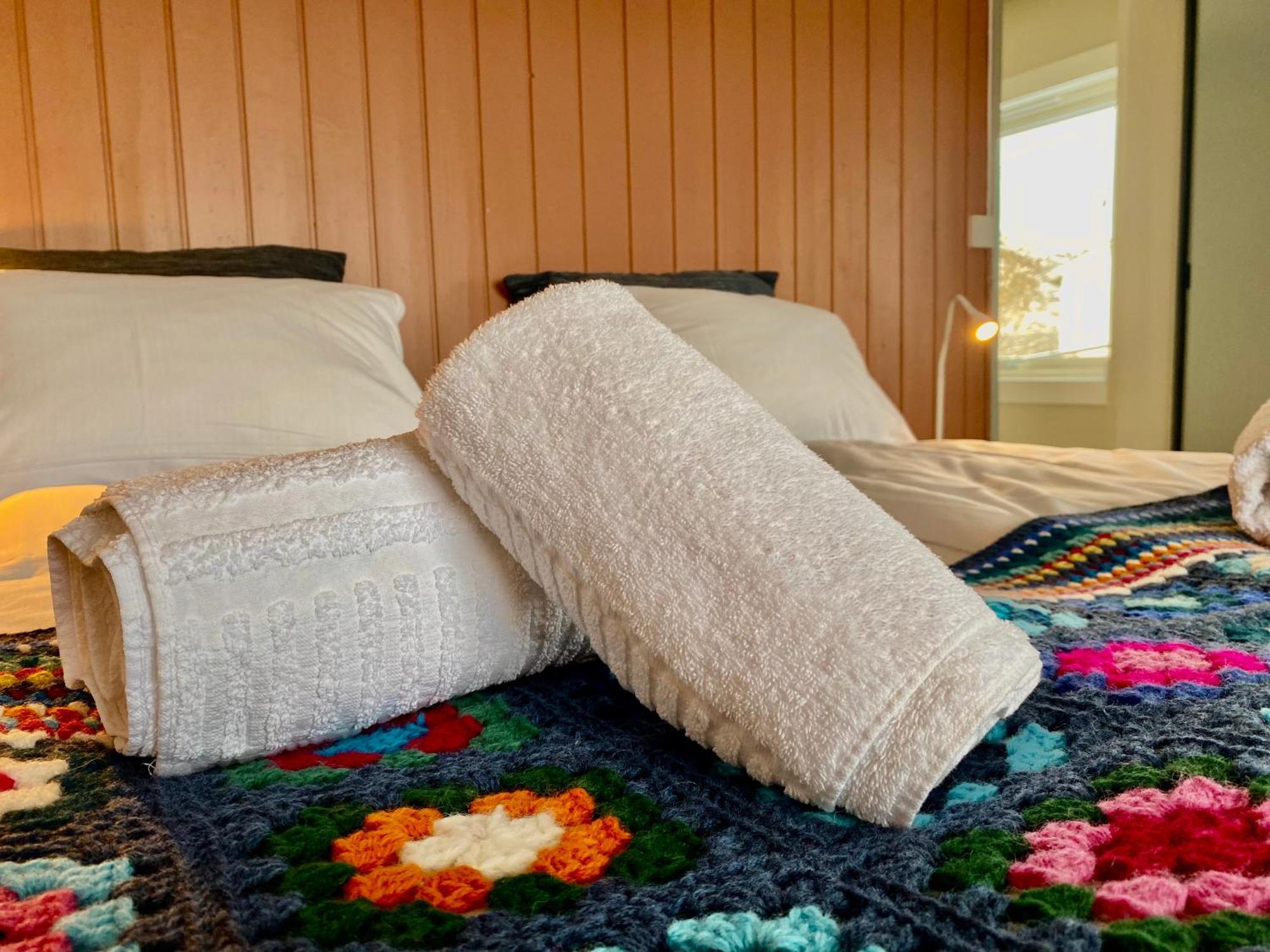 Notnes Midnattsol Guesthouse Skrova Ngoại thất bức ảnh